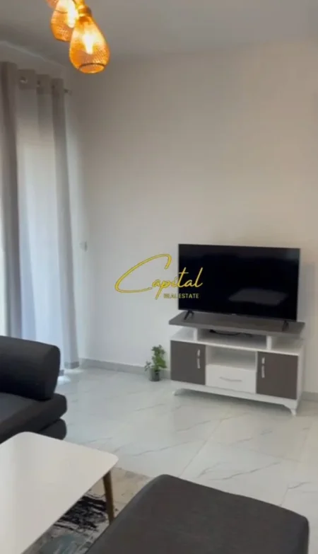 Tirane, jepet me qera apartament 1+1 Kati 3, 70 m² 550 € (ZOGU I ZI)