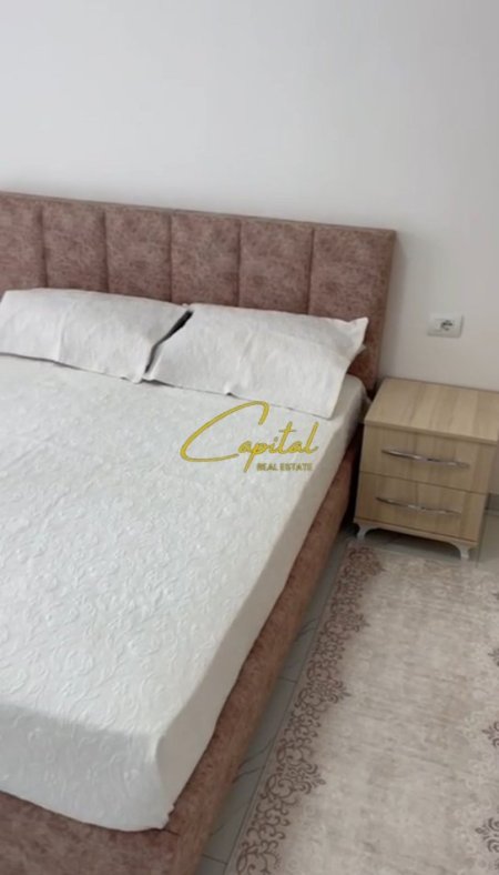 Tirane, jepet me qera apartament 1+1 Kati 3, 70 m² 550 € (ZOGU I ZI)