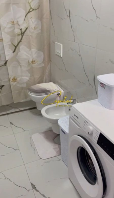 Tirane, jepet me qera apartament 1+1 Kati 3, 70 m² 550 € (ZOGU I ZI)