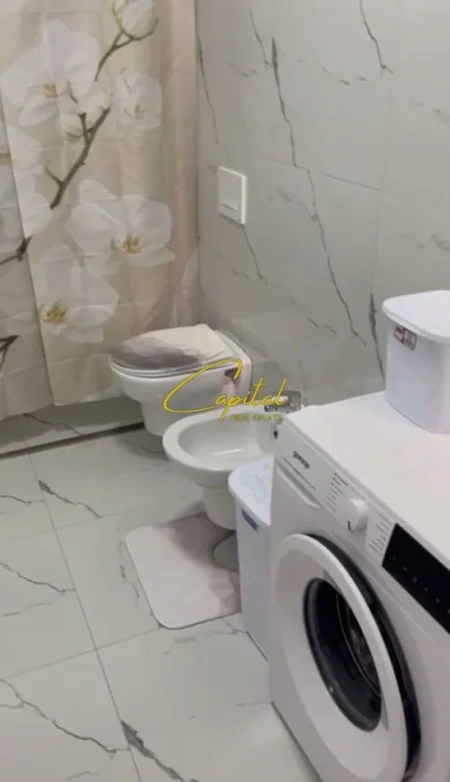 Tirane, jepet me qera apartament 1+1 Kati 3, 70 m² 550 € (ZOGU I ZI)