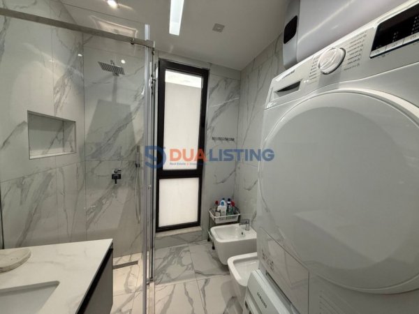 Tirane, jepet me qera apartament 2+1 Kati 3, 103 m² 1.000 € (Bulevardi ri)