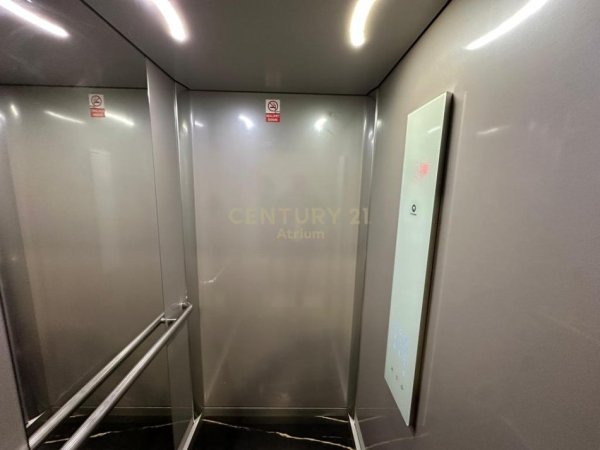 Tirane, shitet apartament 2+1+Ballkon Kati 4, 101 m² 195.000 € (Yzberisht)