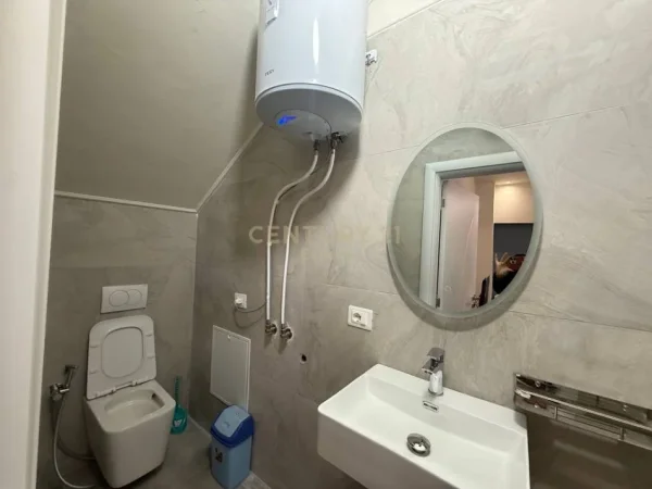 Tirane, jepet me qera apartament 2+1 Kati 0, 80 m² 800 € 