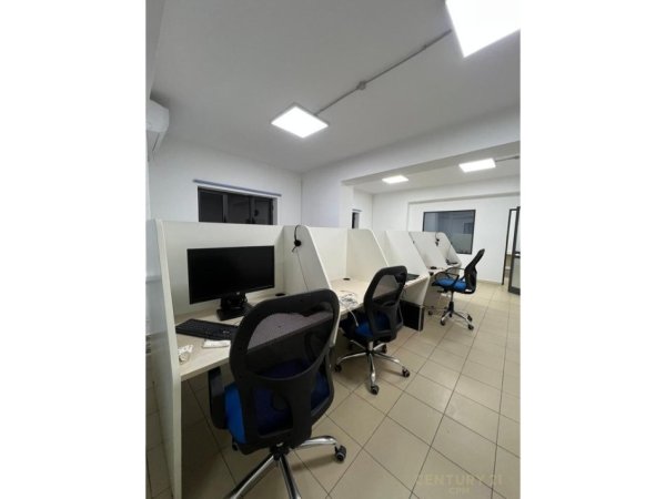 Tirane, jepet me qera zyre Kati 5, 107 m² 750 € (Pazari i Ri)