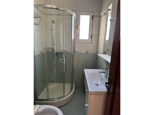Tirane, jepet me qera apartament 2+1+Ballkon Kati 2, 90 m² 500 € 