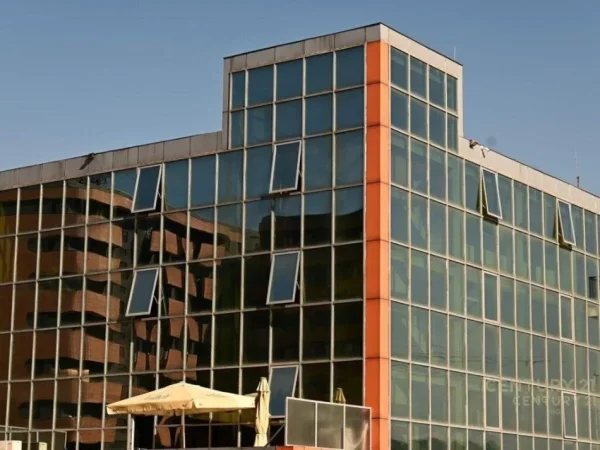Tirane, jepet me qera ambjent biznesi , 924 m² 8.000 € 