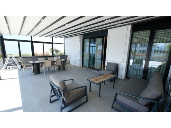 Tirane, shitet apartament duplex 3+1 , 365 m² (Squere 21)