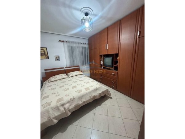 Tirane, jepet me qera apartament 2+1+Ballkon Kati 2, 72 m² 500 € (porcelan)