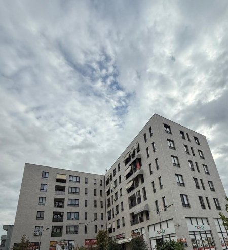 Tirane, jepet me qera dyqan Kati 0, 60 m² 800 € (YZBERISHT)