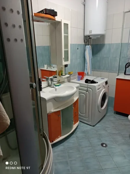 Tirane, jepet me qera apartament 1+1+Aneks+Ballkon Kati 5, 90 m² 500 € (Don bosko)