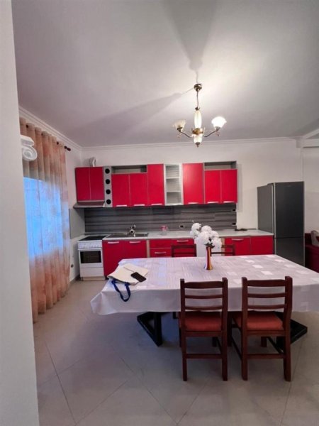Tirane, jepet me qera apartament 2+1+Ballkon Kati 2, 90 m² 500 € (Selite ,50m nga shkolla marin barleti)