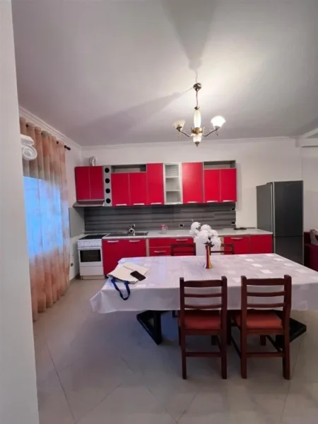 Tirane, jepet me qera apartament 2+1+Ballkon Kati 2, 90 m² 500 € (Selite ,50m nga shkolla marin barleti)