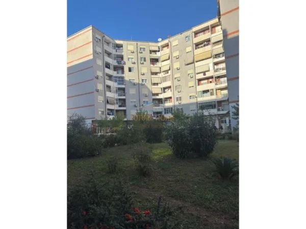 Tirane, shitet ambjent biznesi Kati 0, 71 m² 135.000 € (Unaza e Re)