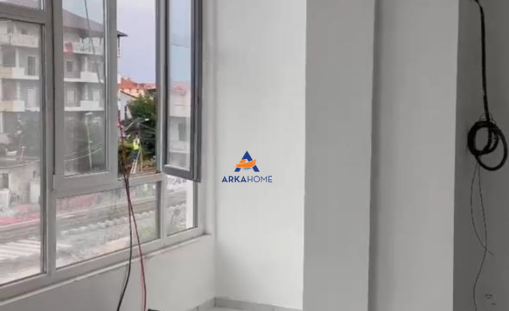 Tirane, shitet ambjent biznesi Kati 0, 160 m² (kamez)