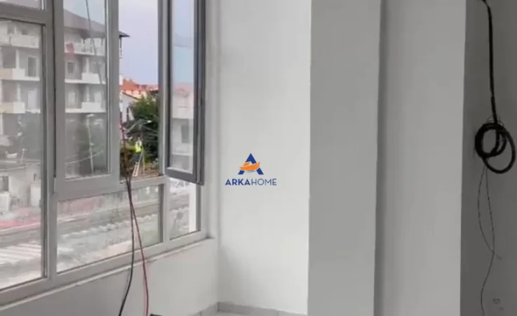 Tirane, shitet ambjent biznesi Kati 0, 160 m² (kamez)