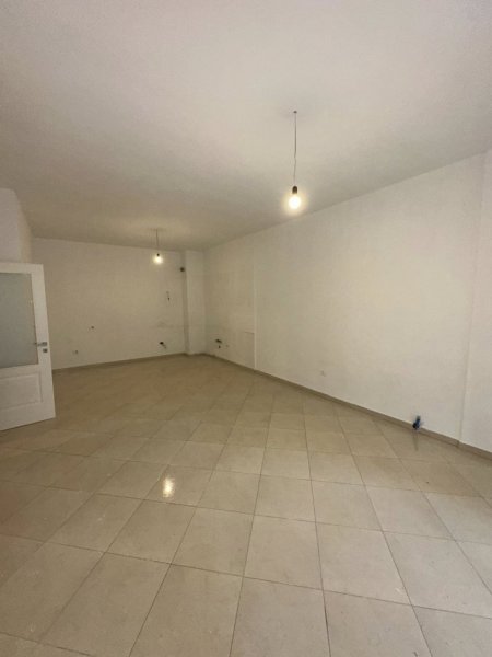 Durres, jepet me qera apartament 1+1+Ballkon Kati 1, 500 € (STACIONI TRENIT)