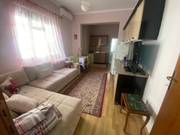 Tirane, jepet me qera apartament 2+1+Ballkon Kati 2, 89 m² 500 € (Pazari i ri , rruga qemal stafa)