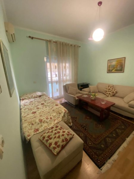Tirane, jepet me qera apartament 2+1+Ballkon Kati 2, 89 m² 500 € (Pazari i ri , rruga qemal stafa)