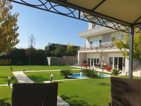 Tirane, shitet Vile 4+1+Ballkon , 456 m² 1.400.000 € (Lunder)