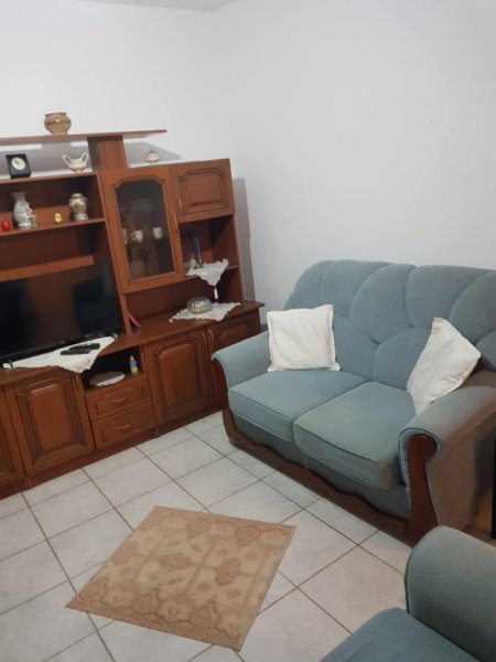 Tirane, jepet me qera nga Pronari, pa-komision apartament 1+1 Kati 1, 60 m² 350 € (rruga 5 maj)