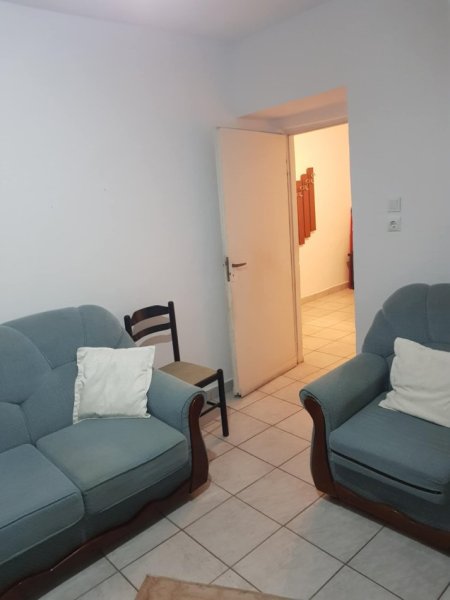 Tirane, jepet me qera nga Pronari, pa-komision apartament 1+1 Kati 1, 60 m² 350 € (rruga 5 maj)