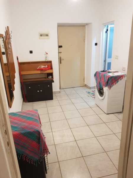 Tirane, jepet me qera nga Pronari, pa-komision apartament 1+1 Kati 1, 60 m² 350 € (rruga 5 maj)