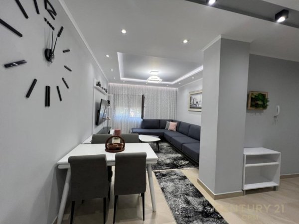 Tirane, shitet apartament 2+1+Ballkon Kati 2, 96 m² 220.000 € (Kopshti Botanik Zoologjik)