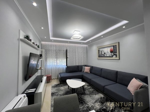 Tirane, shitet apartament 2+1+Ballkon Kati 2, 96 m² 220.000 € (Kopshti Botanik Zoologjik)