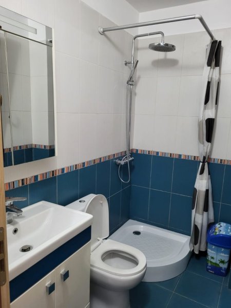Tirane, jepet me qera apartament 2+1+Ballkon Kati 4, 100 m² 650 € (Kopshti Botanik)