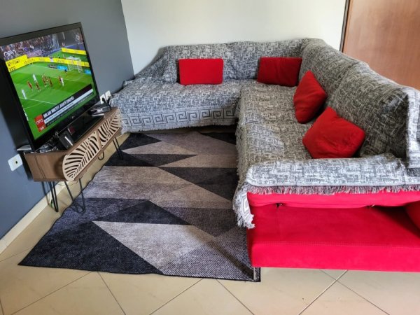 Tirane, jepet me qera apartament 2+1+Ballkon Kati 4, 100 m² 650 € (Kopshti Botanik)