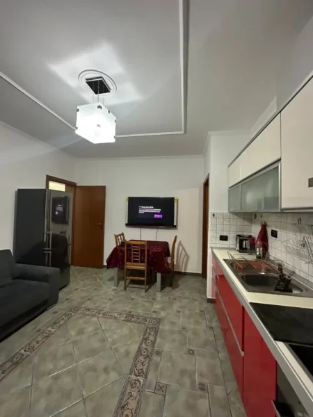Tirane, jepet me qera apartament 1+1+Ballkon Kati 7, 73 m² 600 € 