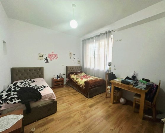 Sarande, shitet apartament 2+1+Aneks+Ballkon Kati 1, 75 m² 93.000 € (Rruga e 5)