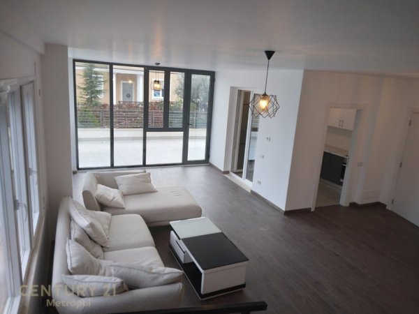 Tirane, shes Vile 2+1 Kati 2, 414 m² 600.000 € (Farke)