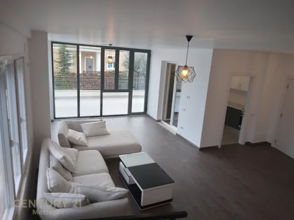 Tirane, shes Vile 2+1 Kati 2, 414 m² 600.000 € (Farke)