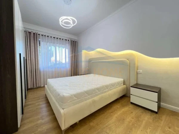 Tirane, shitet apartament 2+1+Ballkon Kati 1, 92 m² 173.000 € 