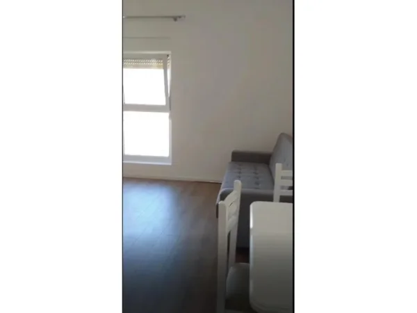 Tirane, jepet me qera apartament 1+1 Kati 7, 62 m² 450 € (Ali Demi)