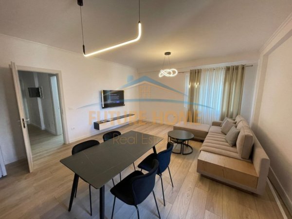 Tirane, jap me qera apartament 2+1+Ballkon Kati 1, 99 m² 800 € 