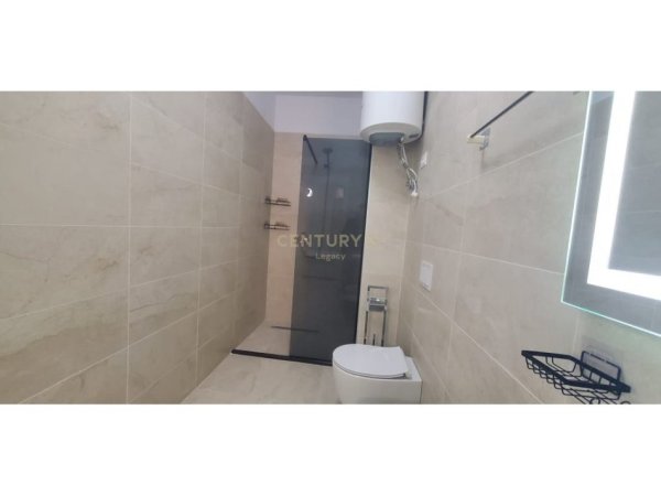 Tirane, jepet me qera apartament 2+1 Kati 1, 97 m² 1.100 € (Liqeni Thate)
