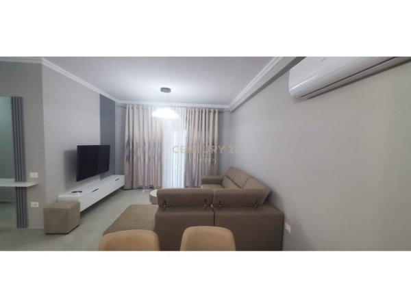 Tirane, jepet me qera apartament 2+1 Kati 3, 115 m² 1.200 € (Liqeni Thate)