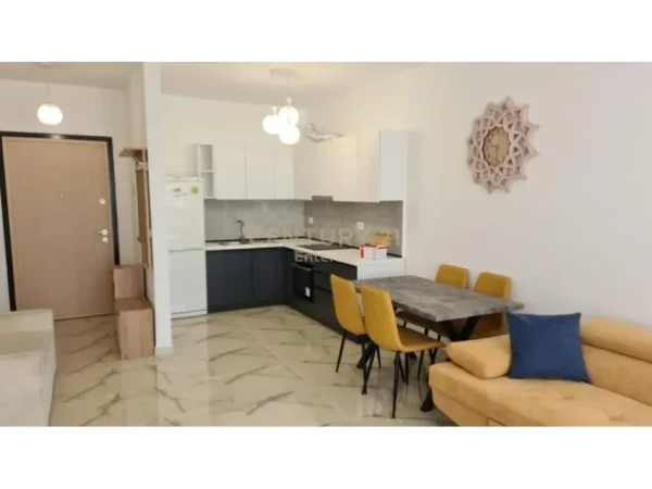 Tirane, shes apartament 1+1 Kati 5, 69 m² 110.000 € (Yzberisht)