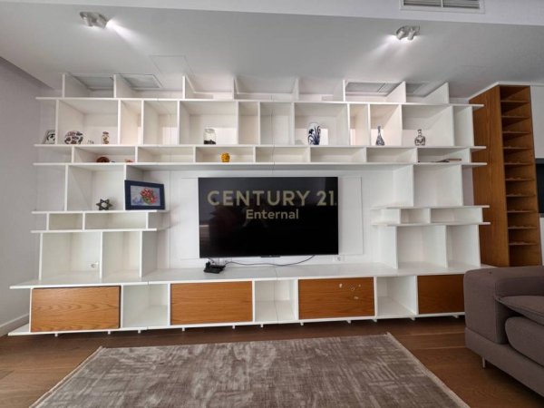 Tirane, jepet me qera Vile 2+1+Ballkon Kati 3, 352 m² 2.500 € (Mullet)