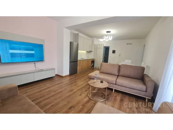 Tirane, jepet me qera apartament 2+1+Ballkon Kati 4, 109 m² 700 € (Kodra e Diellit)