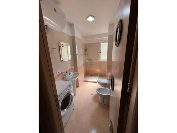 Tirane, jepet me qera apartament 1+1 Kati 2, 80 m² 600 € 