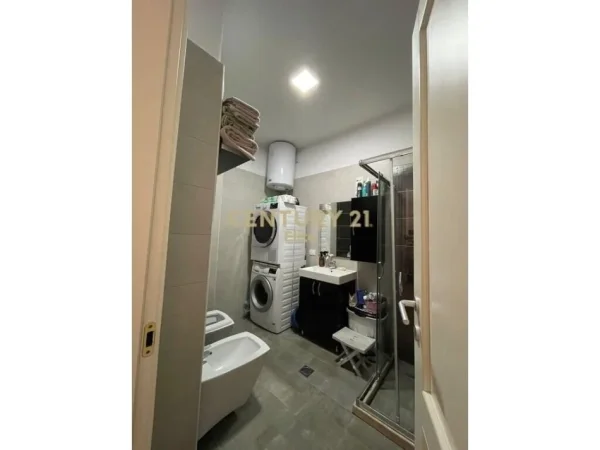 Tirane, jepet me qera apartament 1+1 Kati 1, 70 m² 700 € (Delijorgji)