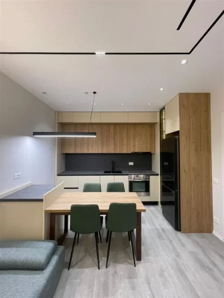 Tirane, jepet me qera apartament 2+1+Aneks+Ballkon Kati 3, 120 m² 600 € (Univers City Plus Garazhd I perfshire)