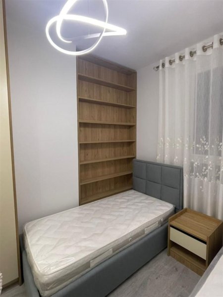 Tirane, jepet me qera apartament 2+1+Aneks+Ballkon Kati 3, 120 m² 600 € (Univers City Plus Garazhd I perfshire)