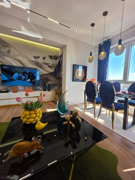 Tirane, shitet apartament 2+1 Kati 8, 90 m² 