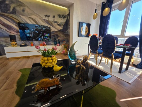 Tirane, shitet apartament 2+1 Kati 8, 90 m² 