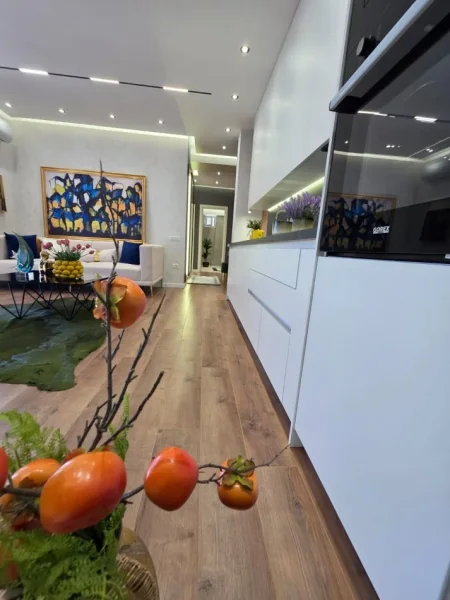 Tirane, shitet apartament 2+1 Kati 8, 90 m² 