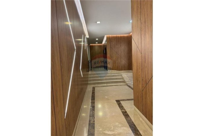 Tirane, jepet me qera zyre , 